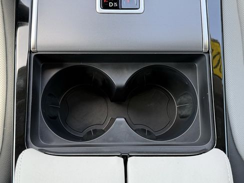 Certified 2025 Land Rover Range Rover Evoque Dynamic SE image 19