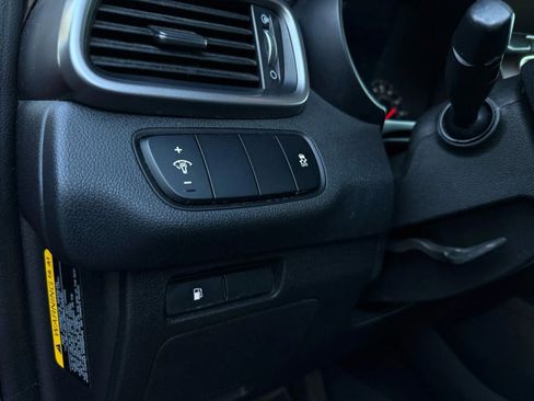 Used 2016 Kia Sorento LX w/ LX Convenience Package image 38