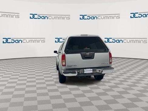 Used 2016 Nissan Frontier SV AWD/4WD image 7