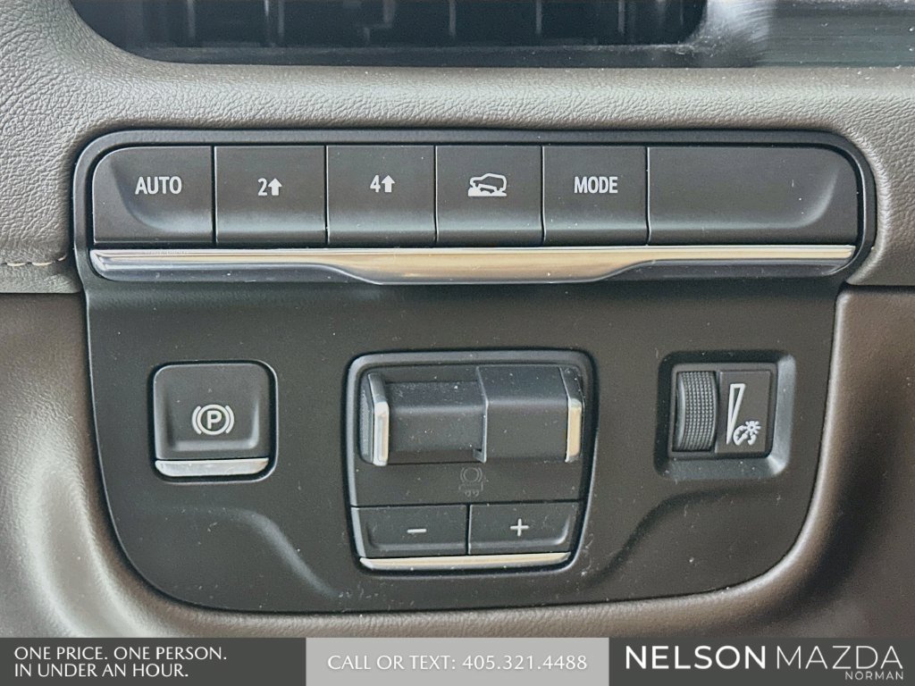 Used 2024 Cadillac Escalade ESV Sport w/ LPO, ONYX Package AWD/4WD image 11