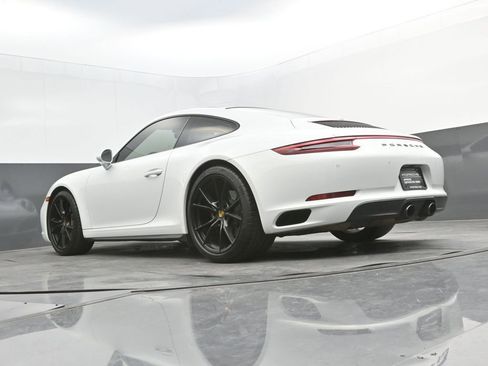 Certified 2018 Porsche 911 Carrera 4 image 32