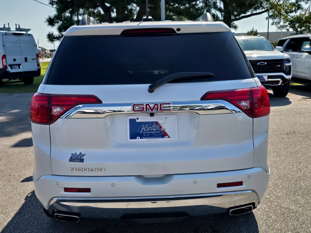 Certified 2017 GMC Acadia Denali w/ Technology Package FWD image 4
