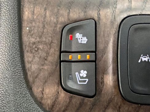 Used 2021 GMC Acadia Denali w/ Denali Technology Package image 33