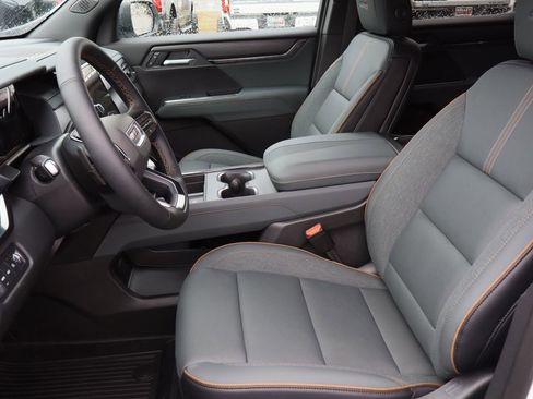 New 2026 GMC Acadia AT4 w/ Luxury Package AWD/4WD image 20