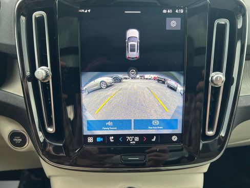 Used 2023 Volvo XC40 B5 Ultimate w/ Climate Package image 27