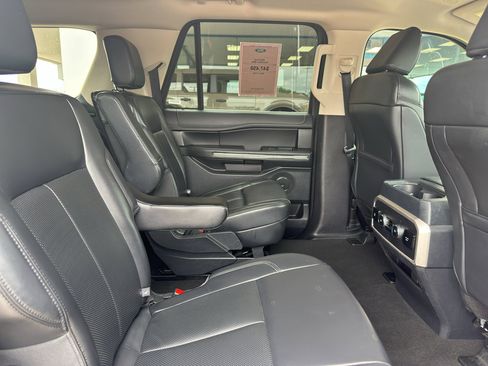 Used 2024 Ford Expedition Max XLT AWD/4WD image 34