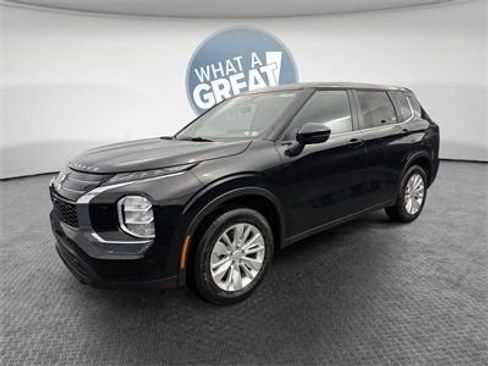 New 2026 Mitsubishi Outlander SE image 8