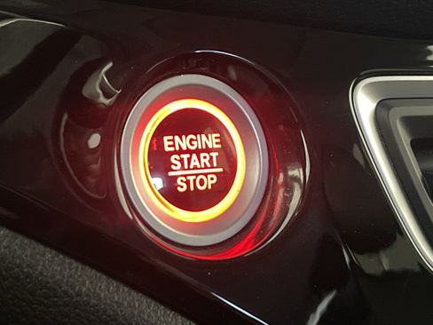 Certified 2017 Honda Pilot Touring image 15