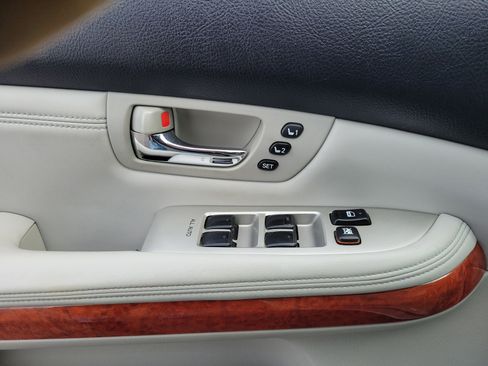 Used 2004 Lexus RX 330 AWD image 17