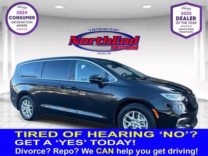Used 2024 Chrysler Pacifica Touring-L