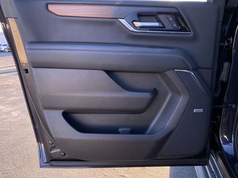 Certified 2025 GMC Yukon XL Denali image 35