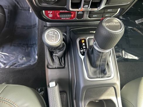 New 2025 Jeep Gladiator Mojave w/ Safety Group image 17