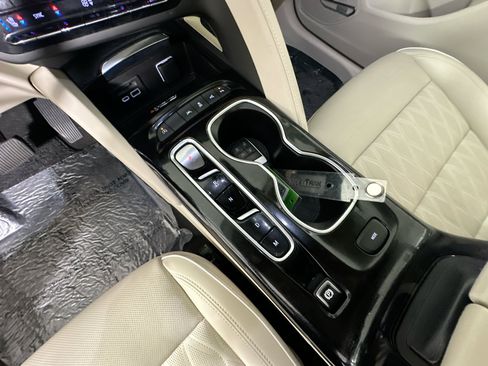 Used 2023 Buick Envision Avenir FWD image 22