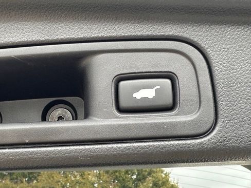 Used 2022 Honda Pilot Black Edition image 17