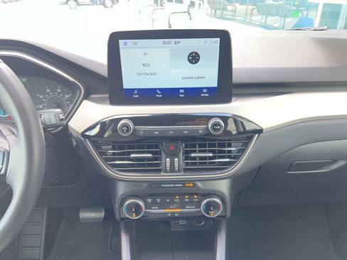 Used 2022 Ford Escape SE w/ SE Sport Appearance Package FWD image 18