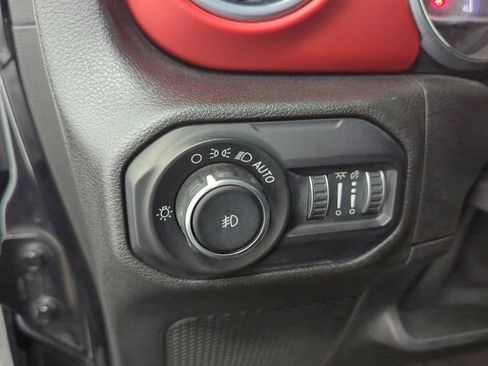 Used 2018 Jeep Wrangler Unlimited Rubicon AWD/4WD image 11