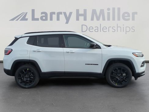 New 2026 Jeep Compass Latitude image 6