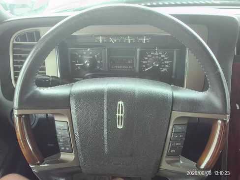 Used 2014 Lincoln Navigator 4WD image 12