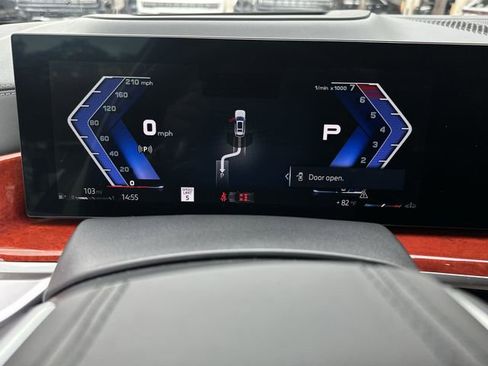 Used 2024 BMW ALPINA XB7 image 23