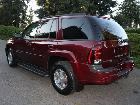 Used 2005 Chevrolet TrailBlazer LS w/ LS Preferred Equipment Group AWD/4WD image 4