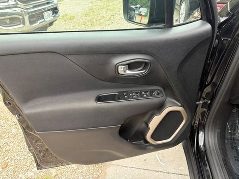Used 2016 Jeep Renegade Sport w/ Power & Air Group FWD image 17