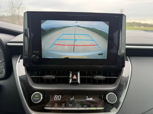 Used 2025 Toyota Corolla LE image 39