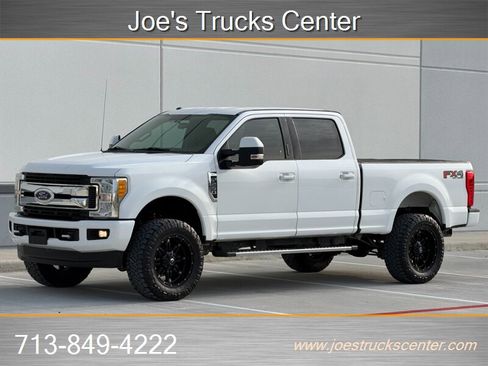Used 2017 Ford F250 XLT w/ XLT Premium Package AWD/4WD image 2