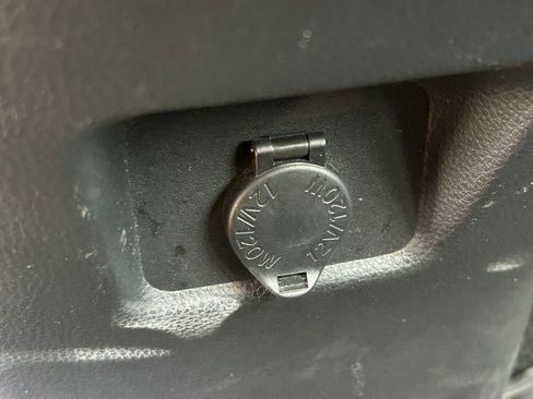 Used 2021 Toyota RAV4 LE FWD image 21