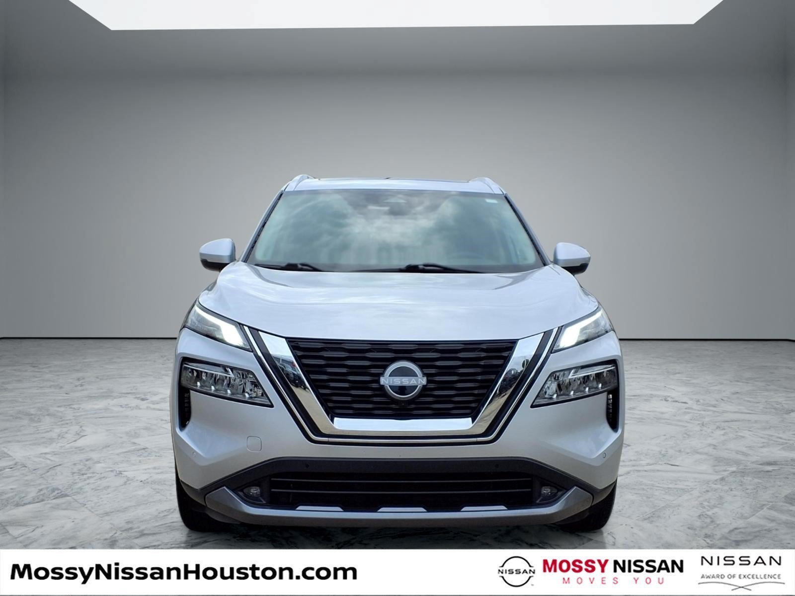 Certified 2022 Nissan Rogue SL w/ SL Premium Package FWD image 3