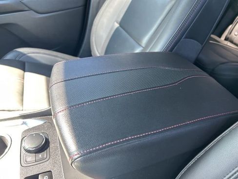 Used 2023 Chevrolet Traverse RS FWD image 28