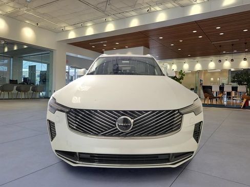New 2026 Volvo XC90 T8 Plus w/ Protection Package Premier AWD/4WD image 7