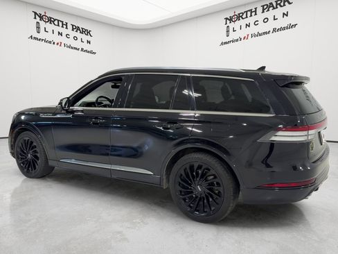 Used 2022 Lincoln Aviator Reserve w/ Equipment Group 201A AWD/4WD image 3