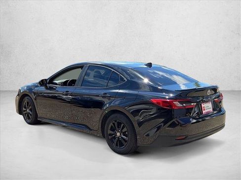 Used 2025 Toyota Camry LE w/ Convenience Package FWD image 8