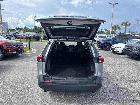 Used 2024 Toyota RAV4 XLE AWD/4WD image 8