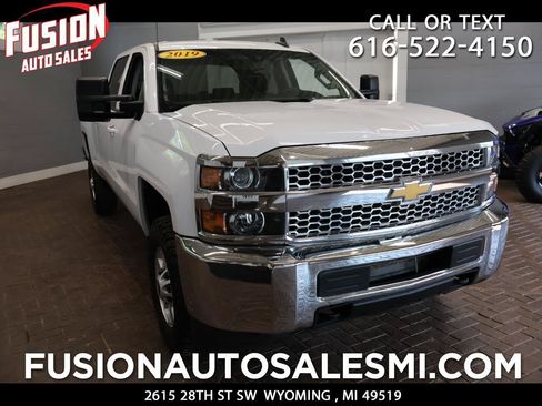 Used 2019 Chevrolet Silverado 2500 LT AWD/4WD image 1