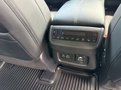 Used 2023 Nissan Pathfinder Platinum AWD/4WD image 15