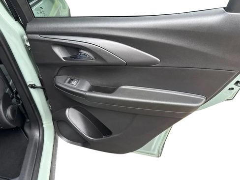 Used 2025 Chevrolet TrailBlazer LT FWD image 27