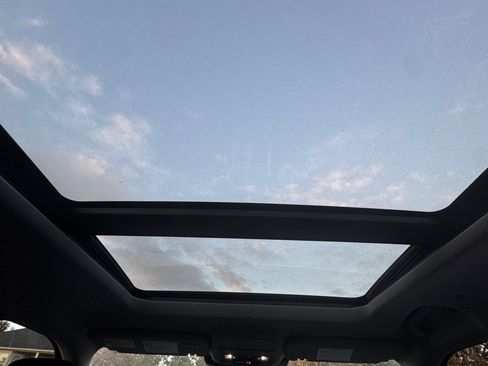 Used 2021 Ford Explorer Limited w/ Hybrid Equipment Group 310A image 21