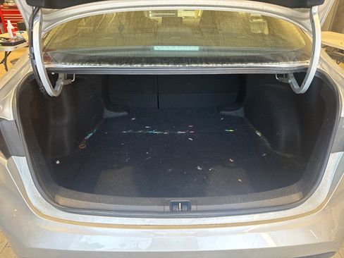 Used 2022 Toyota Corolla LE image 11