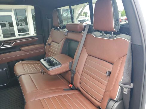 Used 2025 GMC Sierra 3500 Denali Ultimate AWD/4WD image 22