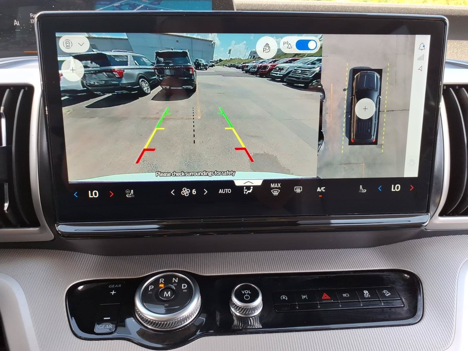 Certified 2025 Ford Expedition Active AWD/4WD image 18