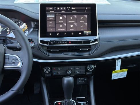 New 2026 Jeep Compass Latitude image 14