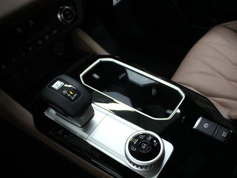 New 2026 Mitsubishi Outlander SEL image 14