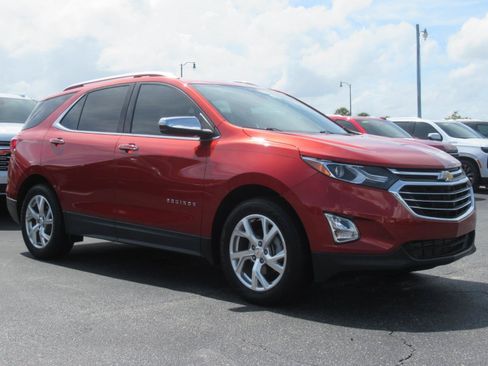 Used 2020 Chevrolet Equinox Premier FWD image 3