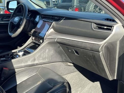 Used 2023 Jeep Grand Cherokee Limited image 25