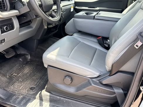 New 2023 Ford F350 4x4 Regular Cab DRW Super Duty image 10