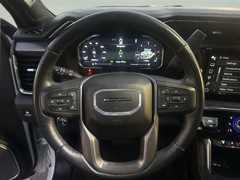 Used 2025 GMC Sierra 2500 Denali Ultimate w/ Snow Plow Prep/Camper Package image 13