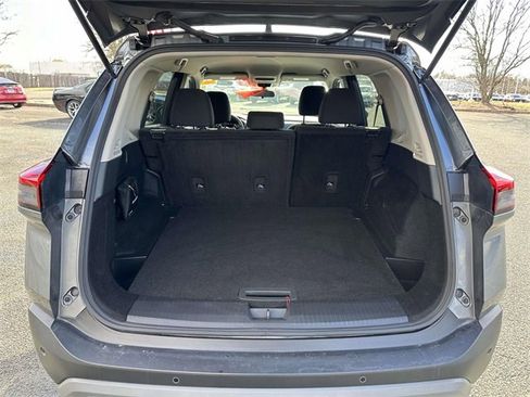 Used 2023 Nissan Rogue S image 14