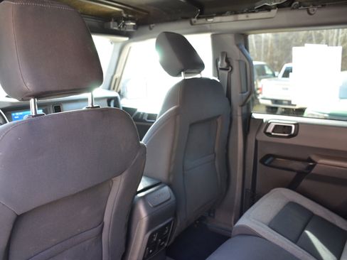 Used 2022 Ford Bronco Big Bend w/ Sasquatch Package image 19