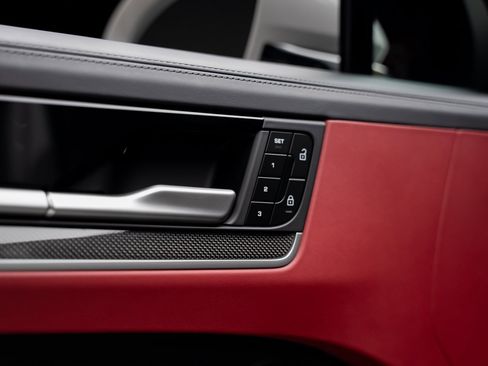 Used 2025 Porsche Cayenne Turbo image 56